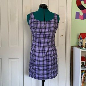 Empyre, Small and purple with black